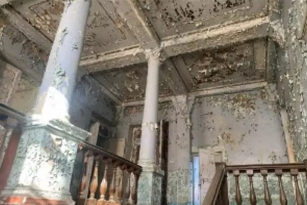 В Новочеркасске выставили на продажу лечебный корпус и здание ОКН компании РЖД за 118,2 млн рублей