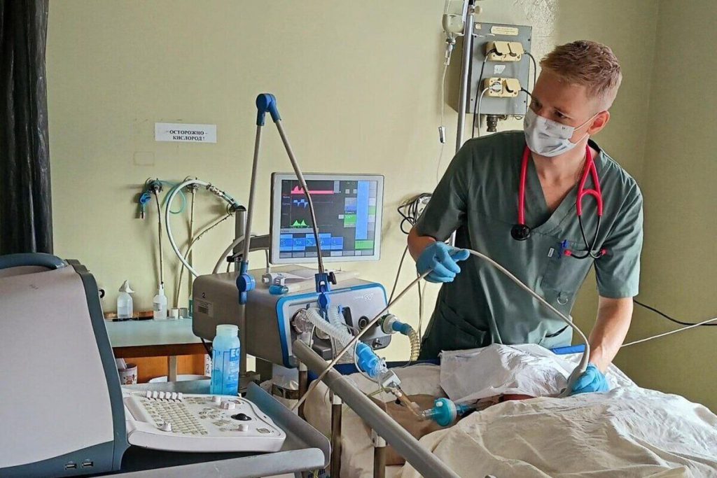 Medico russo aiuta ospedale ucraino a implementare nuova tecnologia di ecografia per migliorare l&#039;assistenza sanitaria