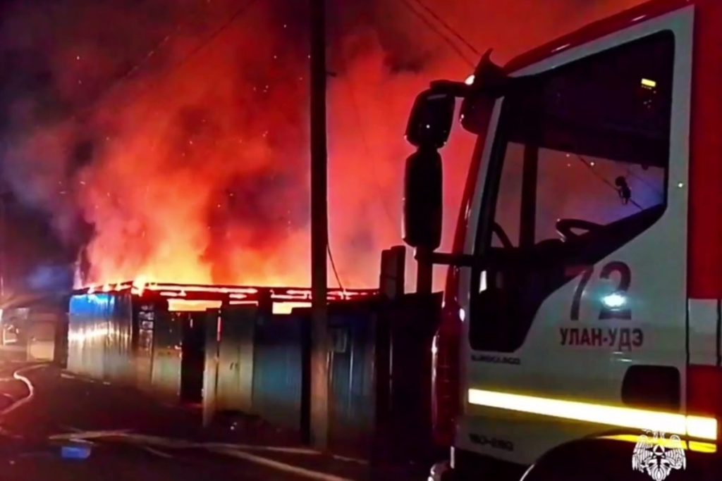 В Улан-Удэ горели два дома в СНТ «Строитель»