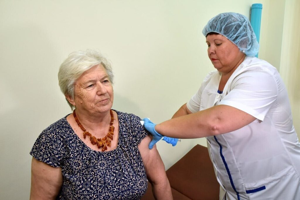 Более 590 тысяч крымчан привились от гриппа в ходе осенней кампании