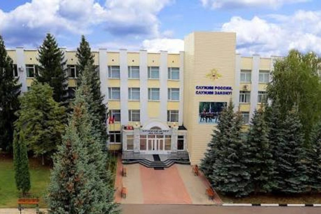 Выпускников из НАО позвали на День открытых дверей в Воронеж