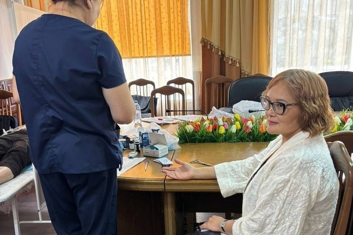 Медики Элисты провели выездной прием пациентов