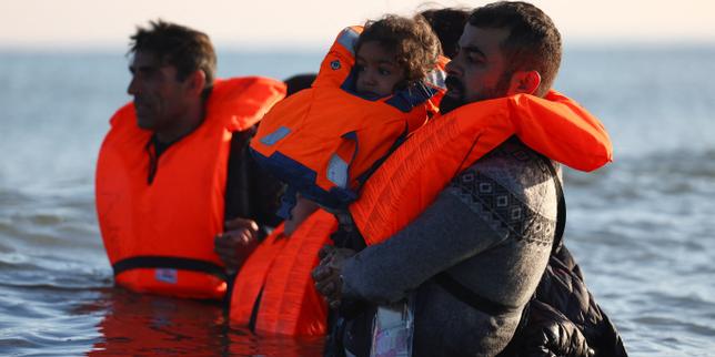 Accordo Franco-Britannico sull&#039;Immigrazione Contestato: Diritti Umani e Sicurezza Pubblica in Bilico