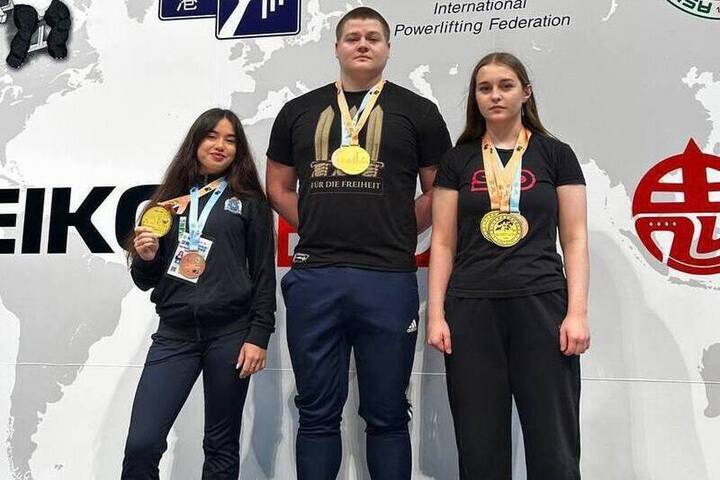 Россыпь медалей везут ямальские спортсмены с чемпионата и первенства Азии по пауэрлифтингу