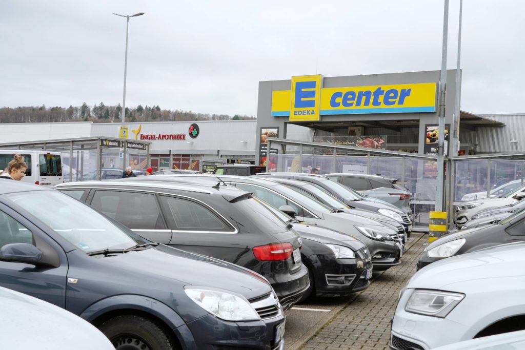 Edeka rivoluziona i parcheggi di 300 filiali: cosa cambia per i clienti