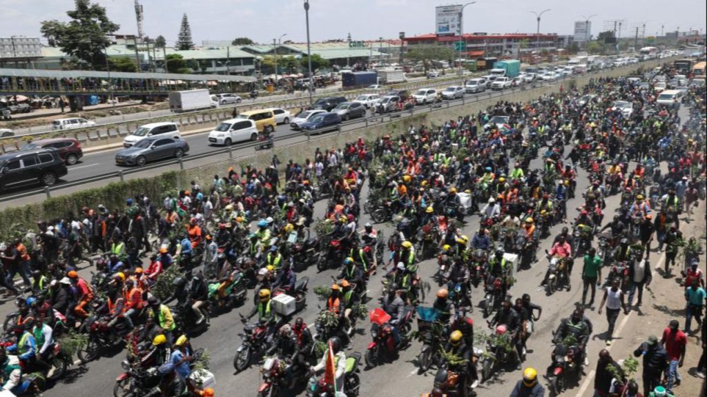 Disordini in Kenya durante la cerimonia funebre dell&#039;ex Primo Ministro Raila Odinga: almeno 4 morti e tensioni politiche