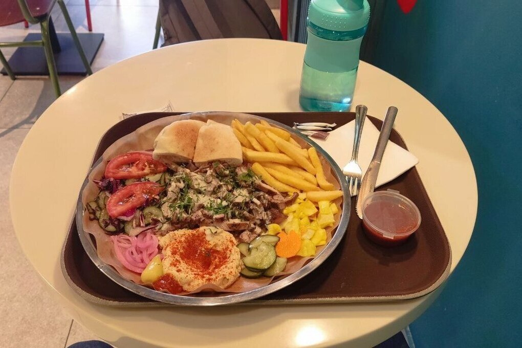 Роспотребнадзор Петербурга предостерег СПбГАСУ за возможное закрытие столовой