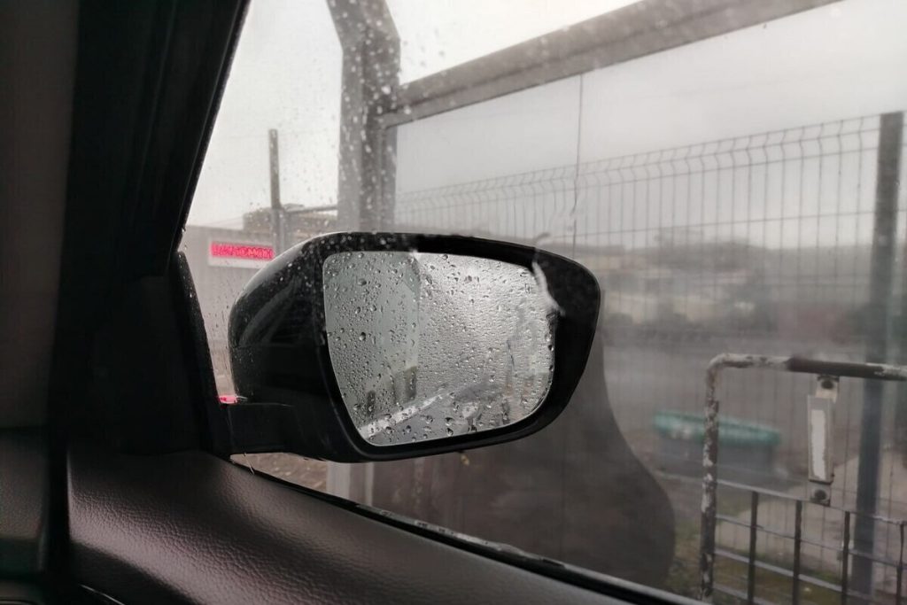 В Мурманской области 13 октября ожидаются дожди и порывистый ветер