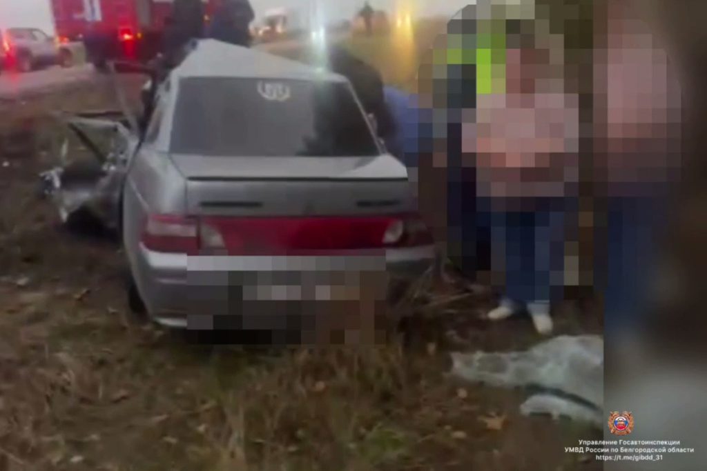 В Белгородской области парень и девушка пострадали в ДТП с грузовиком