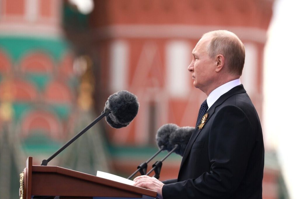 Putin premia tre famiglie di Tula per il loro contributo all&#039;istituto della famiglia e all&#039;educazione dei bambini