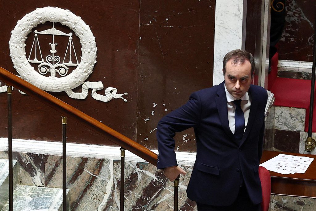 Pour satisfaire le PS, Sébastien Lecornu sacrifie les retraites et éloigne la menace d’une censure