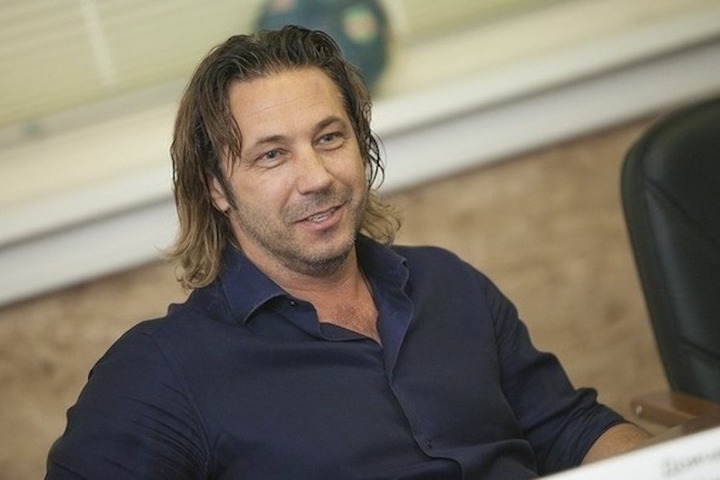 Alexander Mostovoi Prevede un Confronto Decisivo tra Paris Nizhny Novgorod e Akron