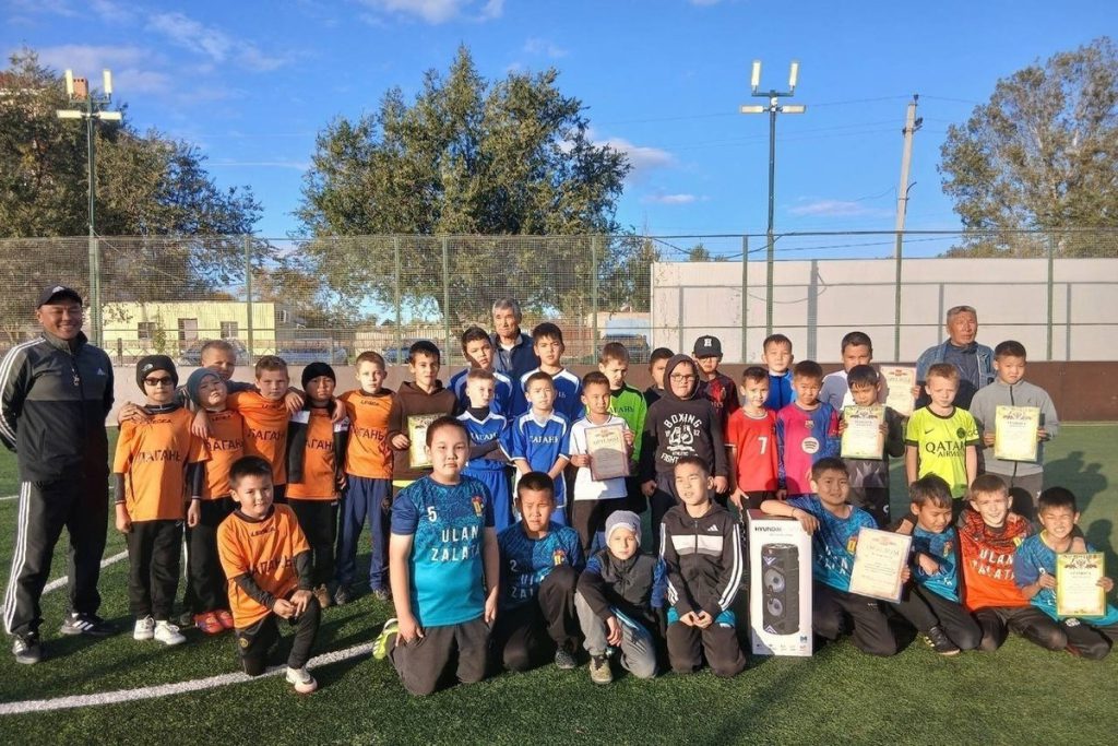 В Калмыкии прошло первенство по мини-футболу памяти тренера