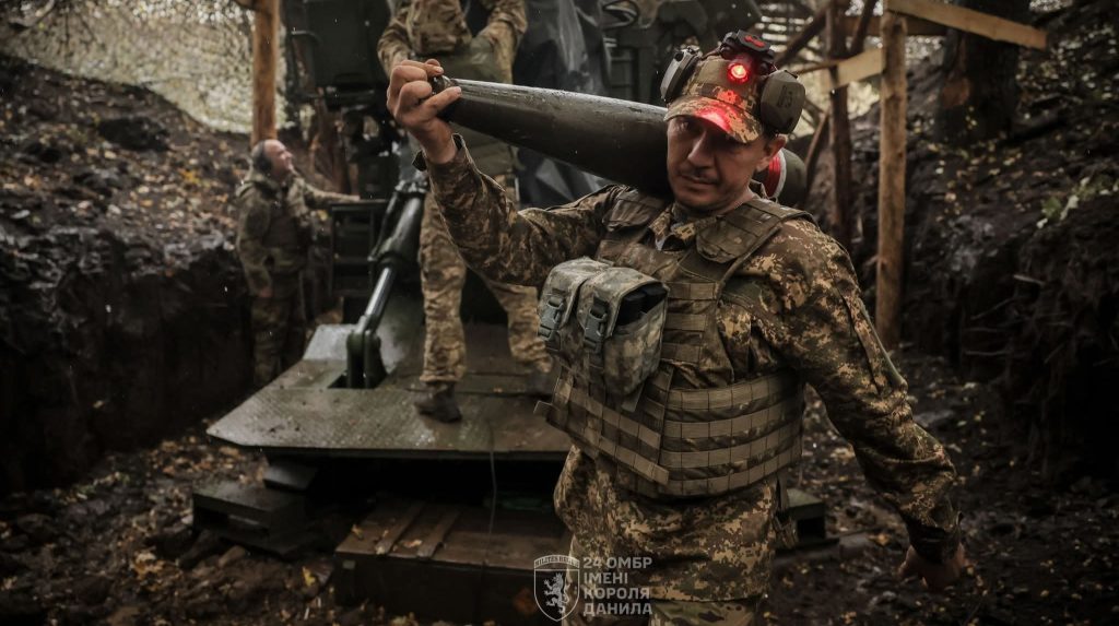 Russia loses 910 soldiers over past day