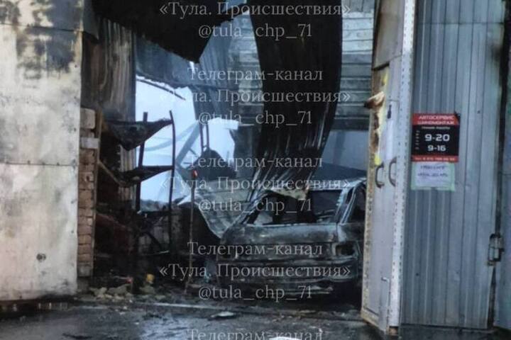 Опубликованы кадры ликвидации пожара в тульском шиномонтаже на Штыковой