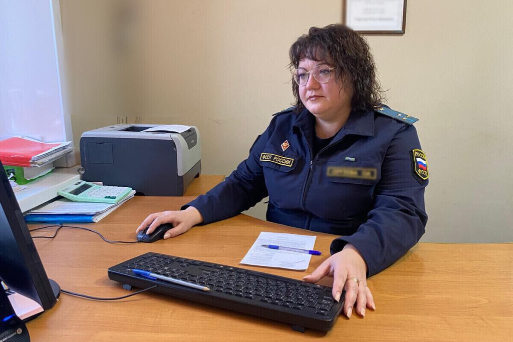 Приставы побудили жительницу Керчи оплатить долг в 200 тысяч рублей