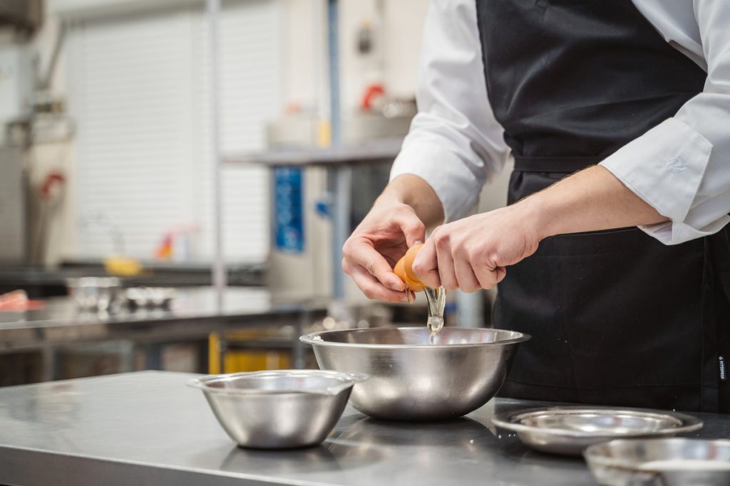 Повар из Твери нашел управу на бывшего работодателя