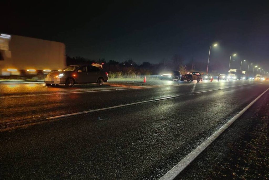 На Ставрополье при столкновении трёх машин пострадали четверо пассажиров