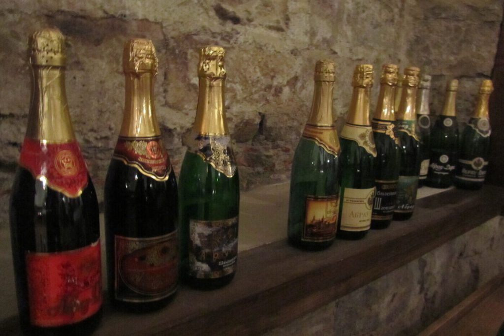 В России доля игристых вин из недружественных стран значительно снизилась