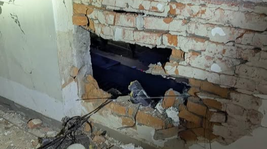 Debris di drone russo colpisce la casa di un deputato ucraino a Kiev