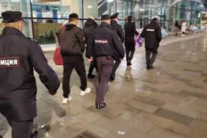 Russia intensifica il controllo migratorio: tre stranieri espulsi dalla regione di Tambov