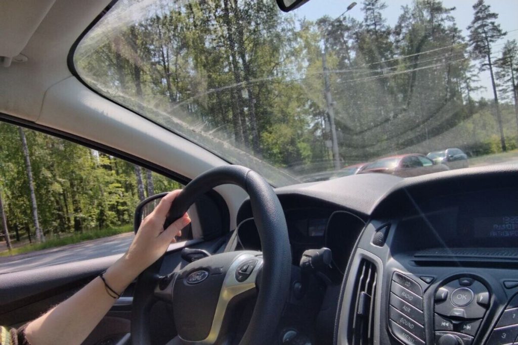 Lavori di demolizione nella cava di Kowdor: limitazioni al traffico e possibili impatti ambientali