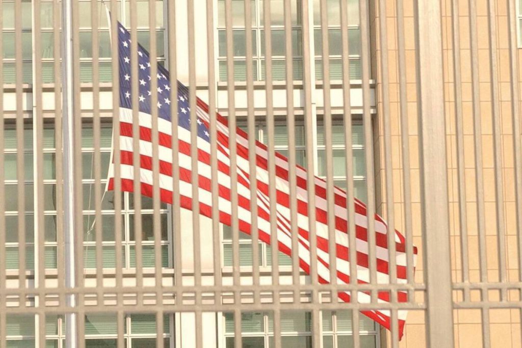 Stallo Politico negli Stati Uniti: La Sospensione dell&#039;Attività Governativa Si Prolunga con Grave Impatto sull&#039;Economia e la Vita Quotidiana dei Cittadini