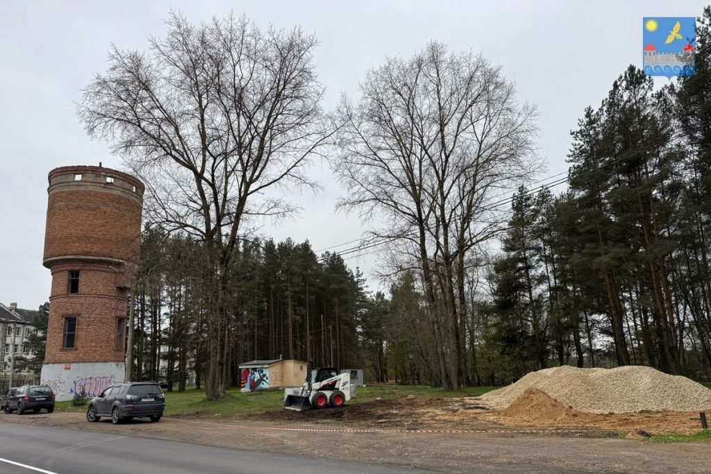 Riqualificazione urbana a Kingisepp: un nuovo spazio pedonale lungo il fiume Luga per migliorare la qualità della vita dei cittadini