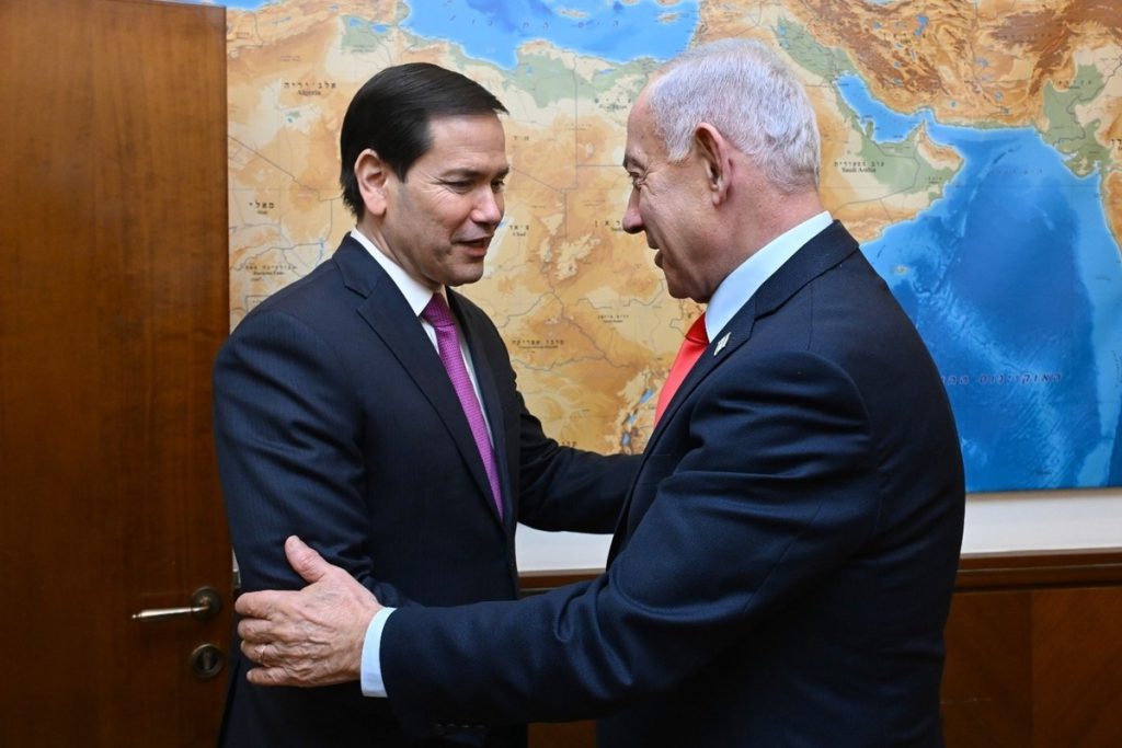 Звонок после отлета:  союзник становится куратором