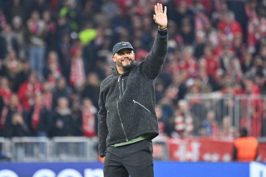 Il rinnovo del contratto di Vincent Kompany con il FC Bayern: cosa significa per il club e i tifosi

Approfondimento
La notizia del rinnovo del contratto di Kompany con il FC Bayern è stata accolta con grande entusiasmo dai tifosi del club. Il dettaglio che ha scatenato la loro euforia è ancora poco chiaro, ma è evidente che la decisione di Kompany di rimanere con il club è stata vista come un segno di impegno e dedizione.

Possibili Conseguenze
Il rinnovo del contratto di Kompany potrebbe avere conseguenze positive per il FC Bayern, sia a livello sportivo che a livello di immagine. La presenza di un giocatore di alto livello come Kompany potrebbe aiutare il club a raggiungere i suoi obiettivi e a mantenere la sua posizione di leader nel campionato.

Opinione
La decisione di Kompany di prolungare il suo contratto con il FC Bayern è stata vista come una scelta saggezza da parte dei tifosi e degli esperti del settore. La sua esperienza e la sua abilità potrebbero essere fondamentali per il successo del club nelle prossime stagioni.

Analisi Critica dei Fatti
La notizia del rinnovo del contratto di Kompany è stata accolta con grande interesse dai media e dai tifosi. Tuttavia, è importante analizzare i fatti e non lasciarsi trasportare dall&#039;euforia. Il contratto di Kompany è solo uno degli aspetti che potrebbero influenzare il successo del FC Bayern nelle prossime stagioni.

Relazioni con altri fatti
Il rinnovo del contratto di Kompany potrebbe essere collegato ad altri eventi e decisioni all&#039;interno del club. Ad esempio, la scelta di Kompany potrebbe influenzare le decisioni di altri giocatori o potrebbe essere collegata a cambiamenti nella dirigenza del club.

Contesto storico
Il FC Bayern ha una lunga storia di successi e di grandi giocatori. La decisione di Kompany di prolungare il suo contratto con il club potrebbe essere vista come un capitolo importante nella storia del club.

Fonti
La notizia del rinnovo del contratto di Kompany è stata riportata da diverse fonti, tra cui Bild. Il sito ufficiale del FC Bayern non ha ancora confermato la notizia. Fonte: Bild