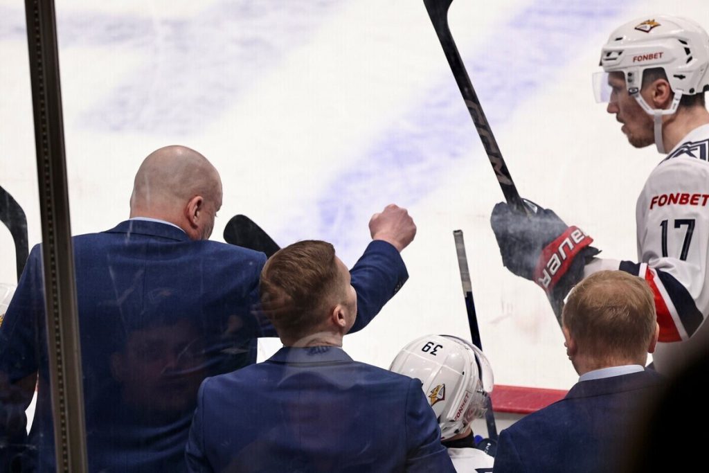 Андрей Разин игру «Металлурга» против «Сибири» назвал тяжелой