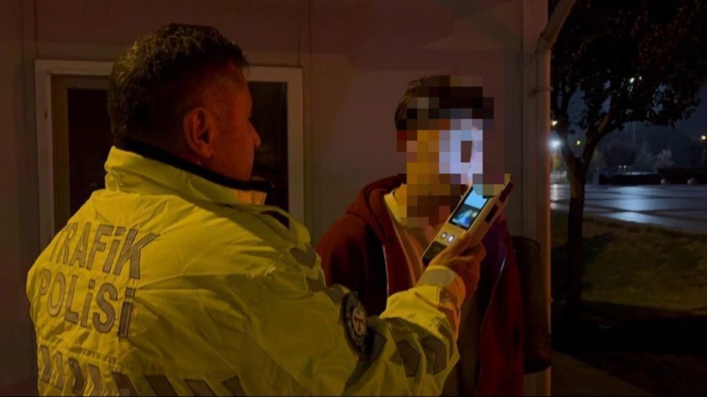 Guida Ubriaco e Senza Patente Causa Incidente a Kayseri: Una Questioni di Sicurezza Stradale