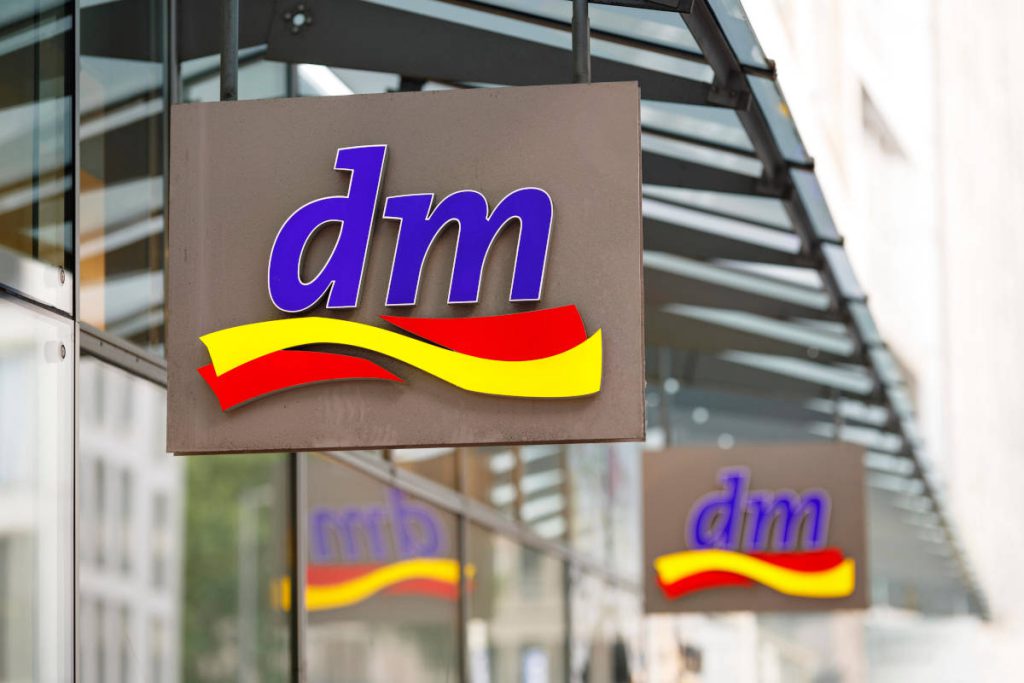 dm-Chef enthüllt, was kein Kunde beim Bezahlen an der Kasse ahnt – „Richtig absurd“