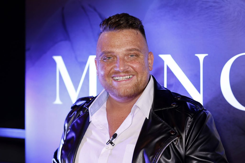Proibizione di Contatto per Menowin Fröhlich: La Storia della Star di DSDS Si Complica