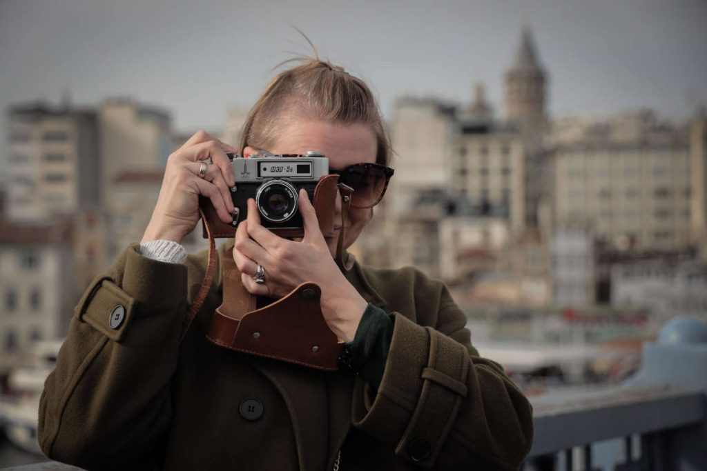 Turisti in Rivolta ad Antalya: Il Divieto di Fotografia che Sta Scuotendo la Città Turca