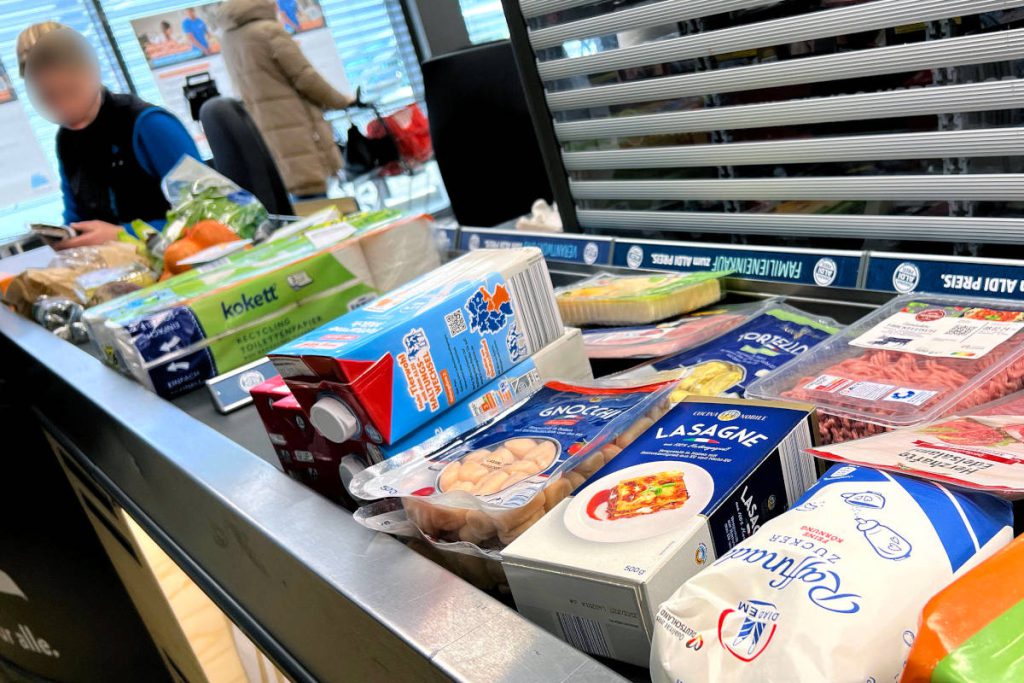Il Segreto per Evitare lo Stress alla Cassa di Aldi e Kaufland: Scopri il Trucco dei Clienti Esperti