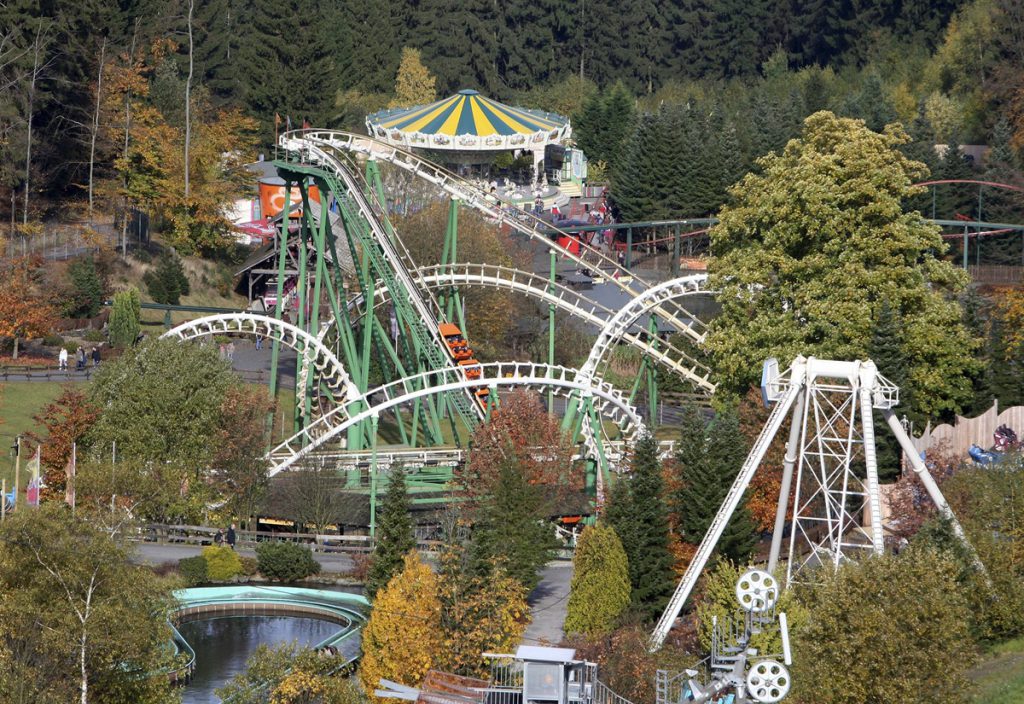 Temporale in arrivo sulla Renania Settentrionale-Vestfalia: parco di divertimenti chiude per garantire la sicurezza dei visitatori