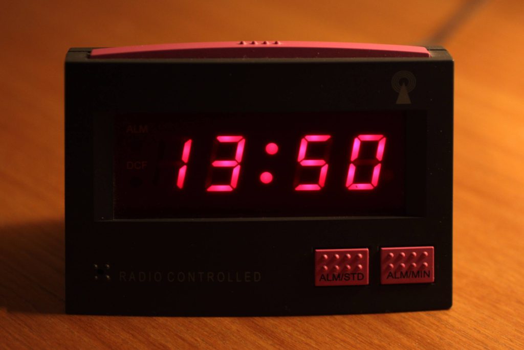 Folgenschwerer Fehler bei Zeitumstellung – pass am Wochenende genau auf!