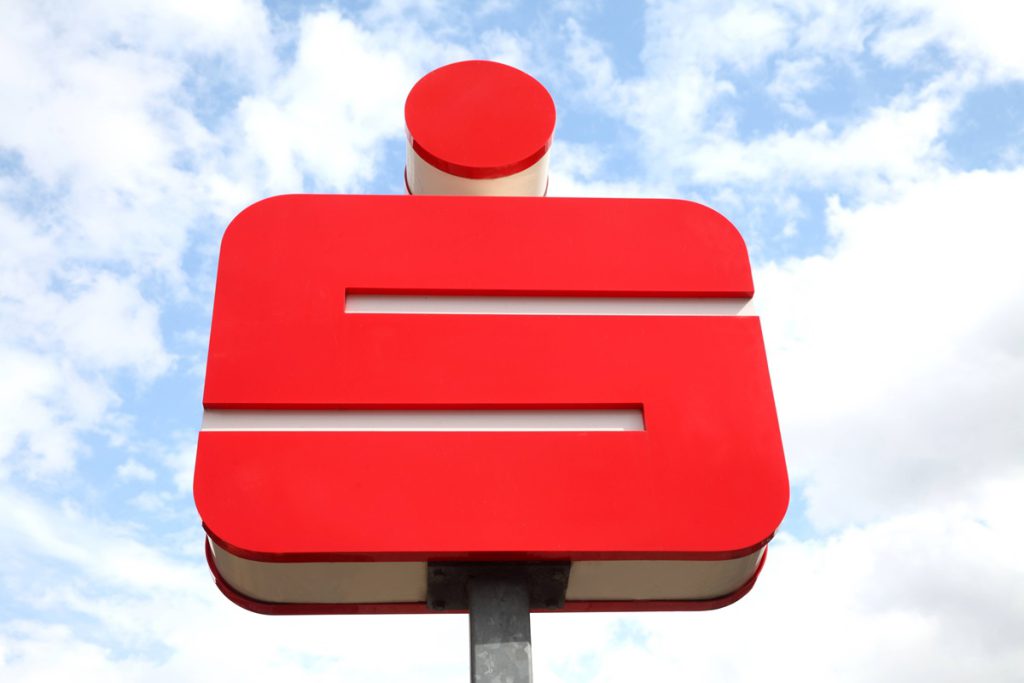 Sparkasse, ING &amp; Co. sehen, wie viel Geld du hast – ab DIESEM Kontostand giltst du für sie als „reich“