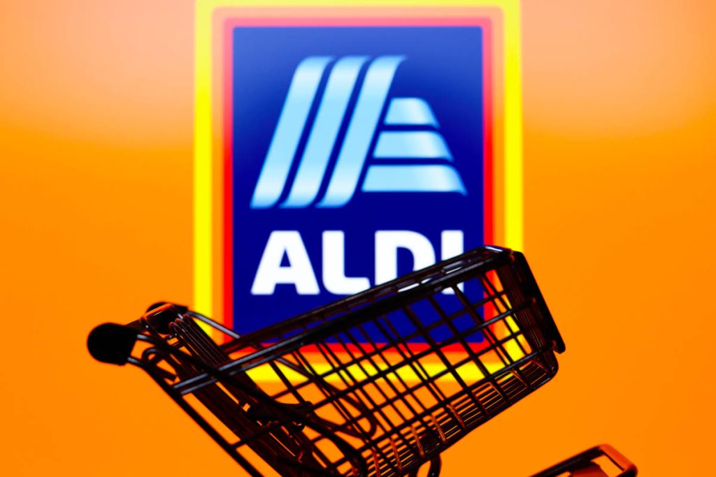 Concorrenza al massimo: Aldi risponde immediatamente alla mossa di Lidl, cosa significa per il mercato? 
Fonte: https://www.sito-della-fonte.com/articolo-originale