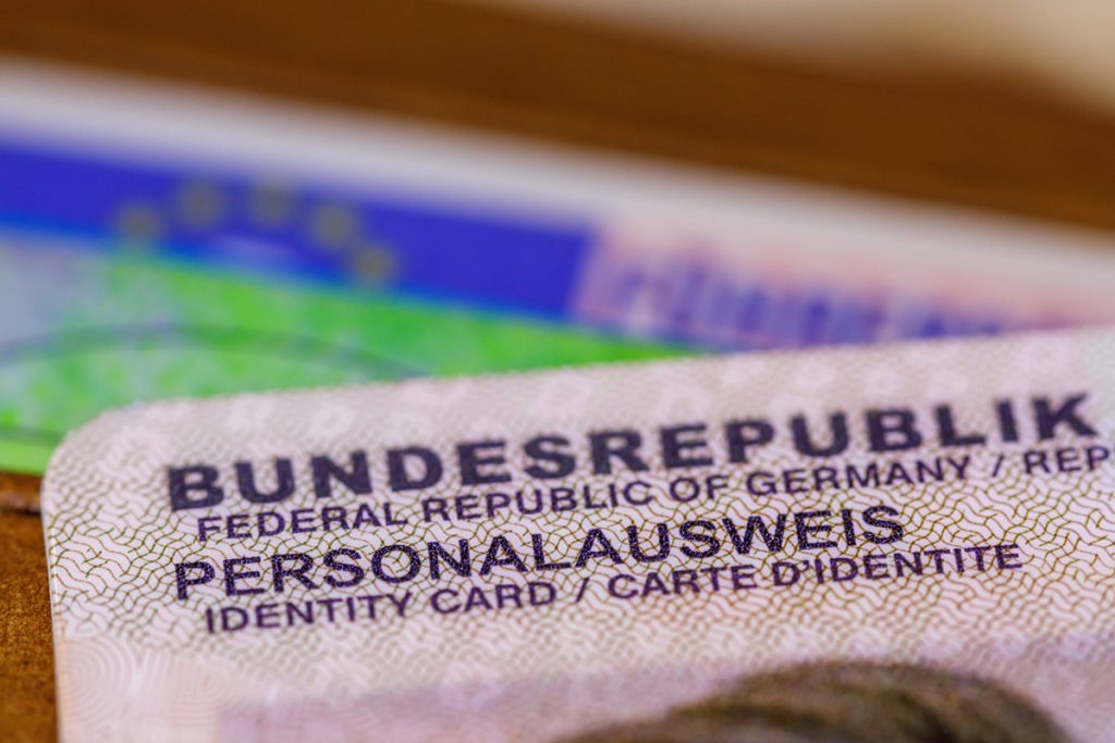 Aumento del Prezzo del Documento di Identità: Impatto e Conseguenze sulla Società