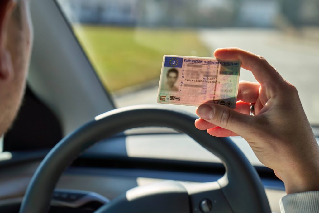 Minister will Führerschein-Prüfungen vereinfachen: „Wird schon keiner sterben – oder?“