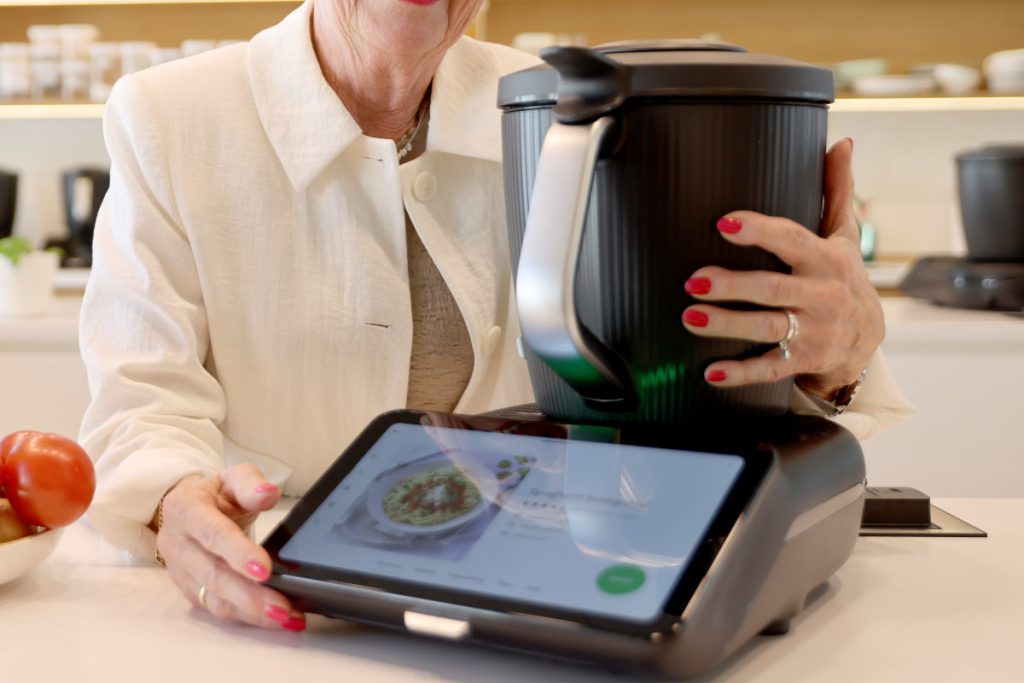 Il Thermomix: Uno Strumento di Cucina Rivoluzionario o un Lusso Superfluo?