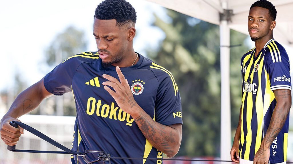 Avrupa ve Süper Lig&#039;de 8 maçı kaçırdı: Jhon Duran&#039;dan eleştirilere cevap geldi