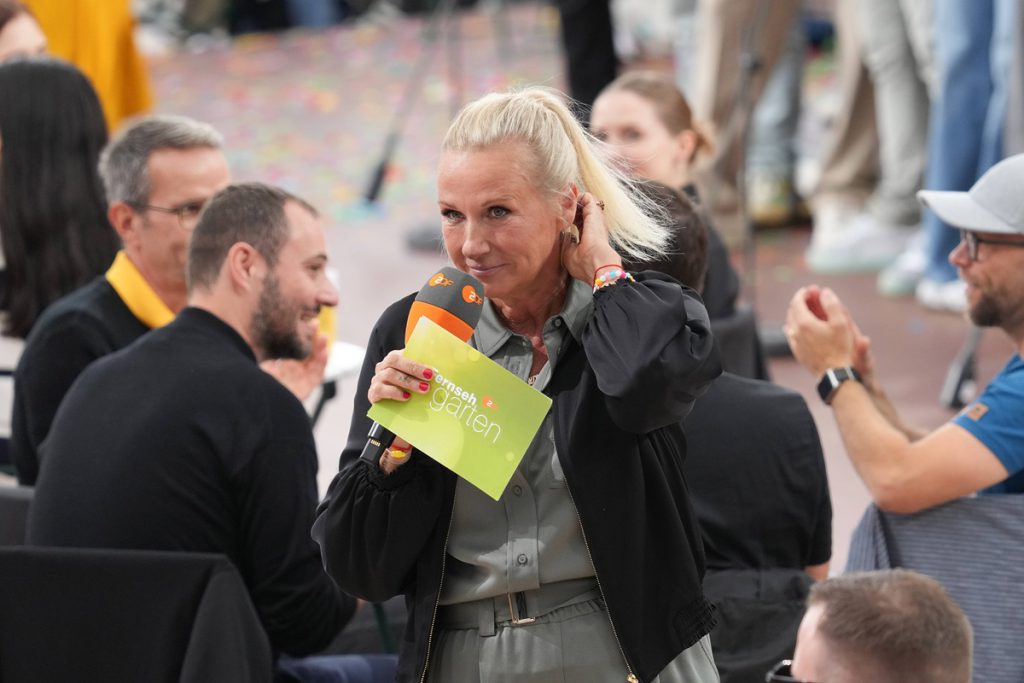 DAS war im ZDF nicht zu sehen: Plötzlich lag Kiwi auf dem „Fernsehgarten“-Boden