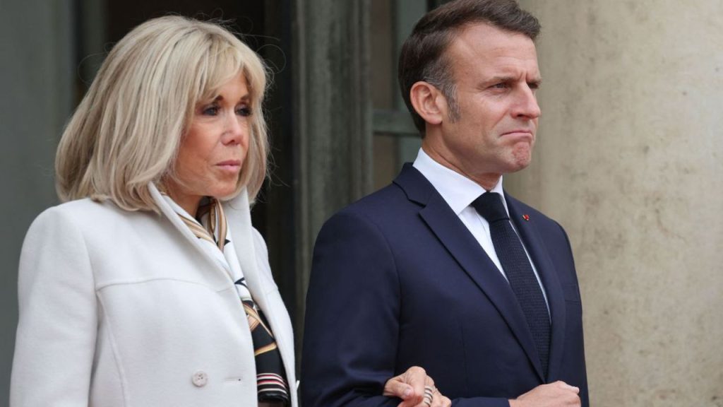 Macron&#039;un eşi Brigitte, vergi sitesinde erkek ismiyle kayıtlı çıktı