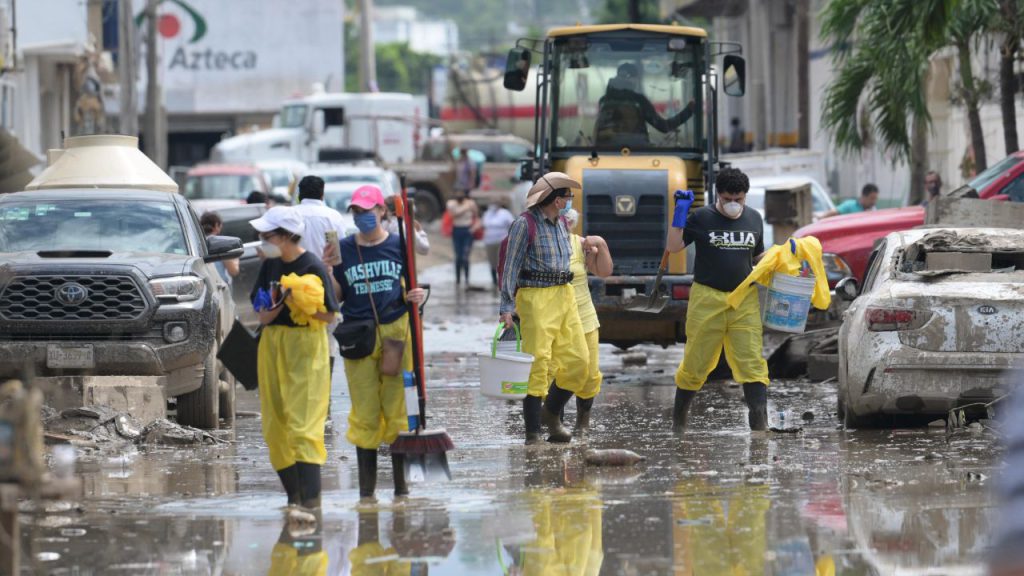 Meksika&#039;yı sel vurdu! Onlarca ölü ve kayıp var