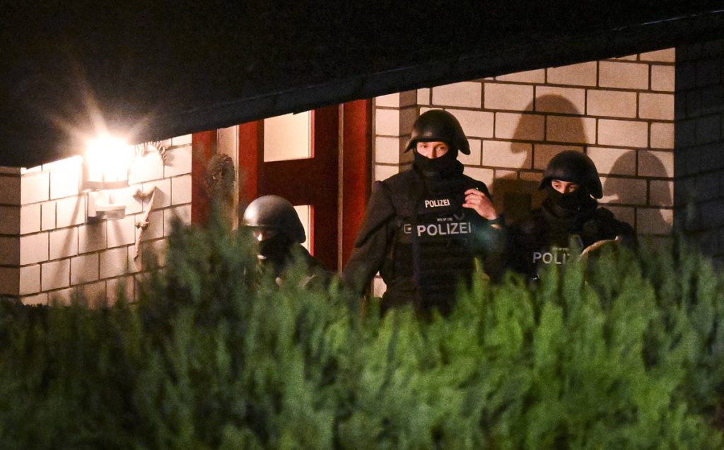 Vittima di abuso sessuale a Heinsberg: intervento del SEK e indagine in corso nella Renania Settentrionale-Vestfalia