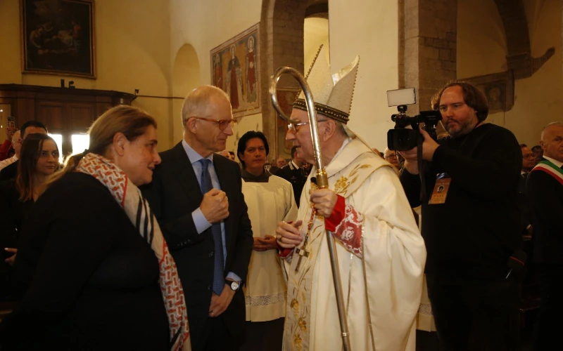 Il Cardinale Parolin Celebra la Prima Memoria Liturgica di San Carlo Acutis: Un Esempio di Fede e Devozione per i Giovani