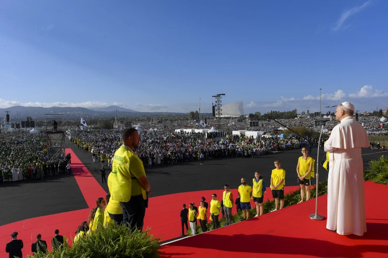 La popolazione cattolica mondiale in aumento ma le vocazioni sacerdotali in declino: sfide e opportunità per la Chiesa cattolica